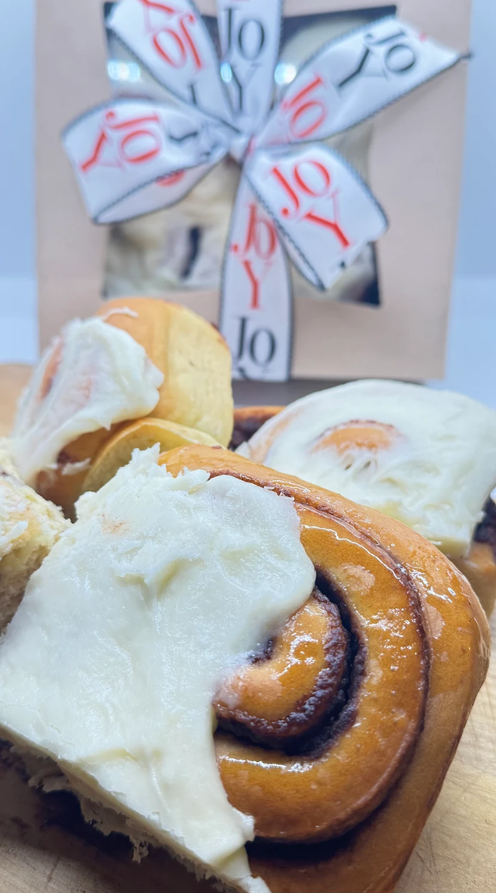 Holiday Cinnamon Rolls Box